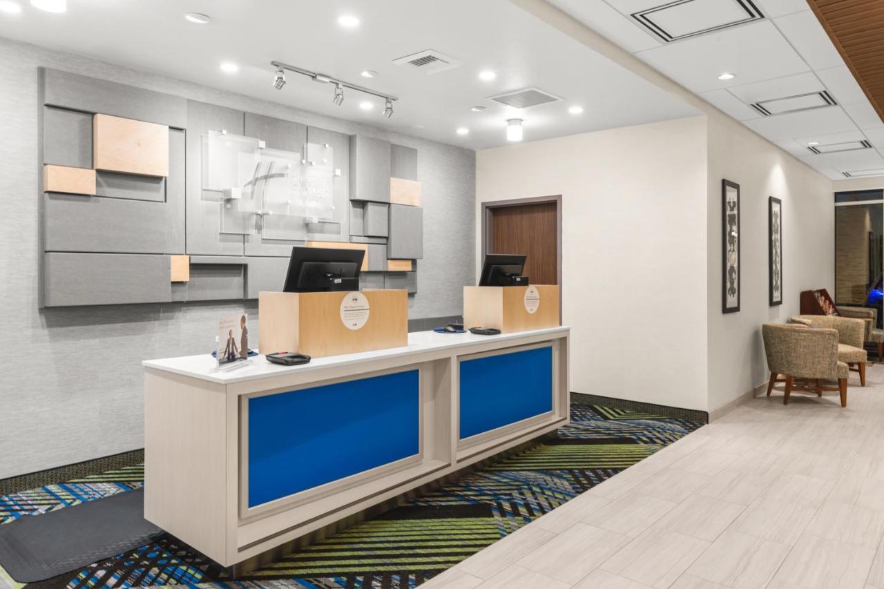 Holiday Inn Express & Suites - Suisun City By Ihg Exterior foto