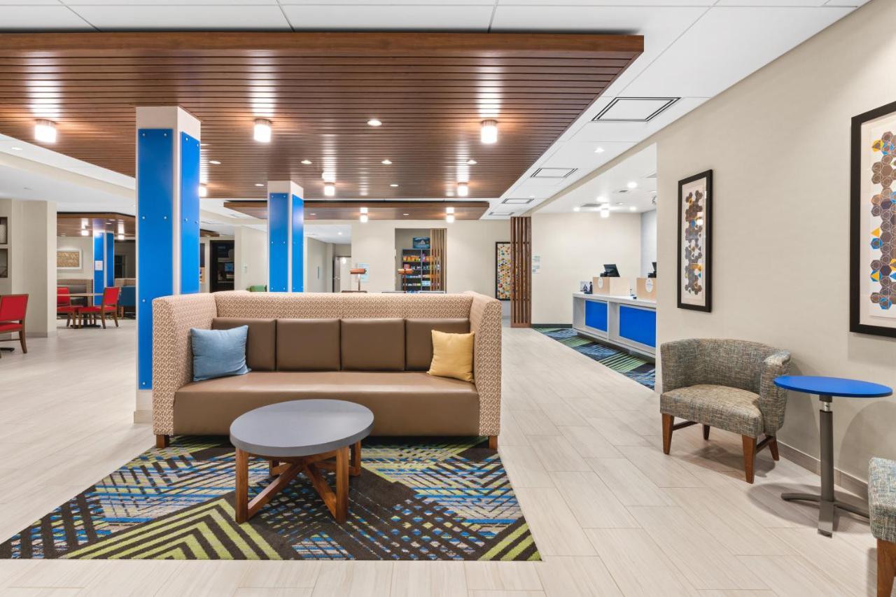 Holiday Inn Express & Suites - Suisun City By Ihg Exterior foto