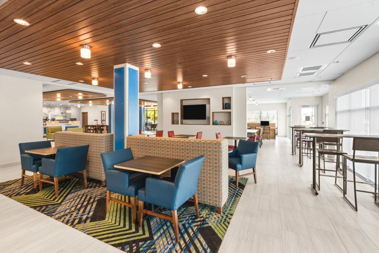 Holiday Inn Express & Suites - Suisun City By Ihg Exterior foto